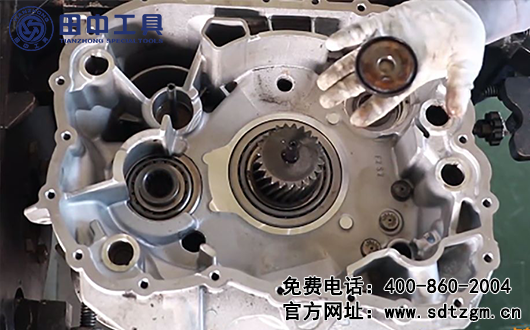 ZF16檔變速器拆卸，ZF變速箱維修工具