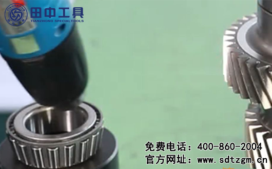 ZF12檔變速箱主箱拆卸